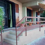 Mara\'S House Luminoso Appartamento, 10 Minuti A Piedi Dal Centro, Parcheggio Gratuito In Loco
